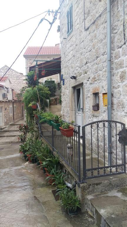 Ana Tudor Apartments Hvar Town Exterior photo